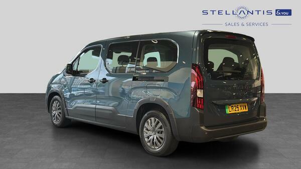 Peugeot e-Rifter Mpv Green #7