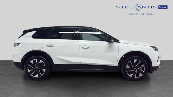 Vauxhall Grandland 73Kwh Gs Suv 213 Ps DY25SYF #2