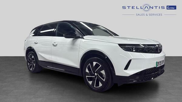 Vauxhall Grandland 73Kwh Gs Suv 213 Ps DY25SYF