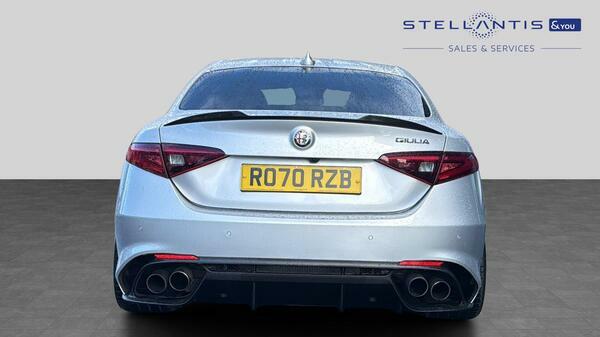 Alfa Romeo Giulia 2.9 V6 Bi-turbo Quadrifoglio Saloon Aut  #4