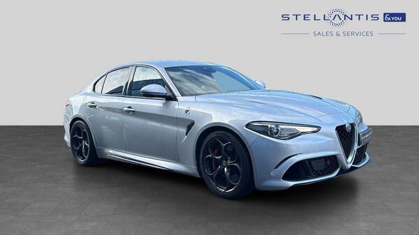 Alfa Romeo Giulia 2.9 V6 Bi-turbo Quadrifoglio Saloon Aut 