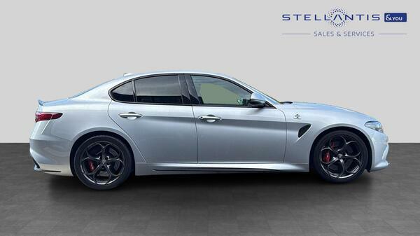 Alfa Romeo Giulia 2.9 V6 Bi-turbo Quadrifoglio Saloon Aut  #2