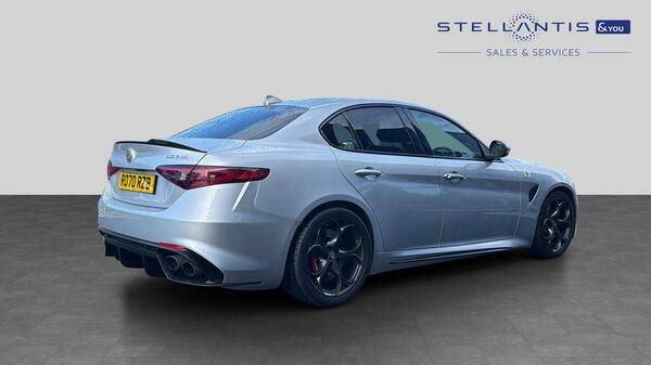 Alfa Romeo Giulia 2.9 V6 Bi-turbo Quadrifoglio Saloon Aut  #3