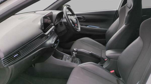 Hyundai I20 Hatchback White #30