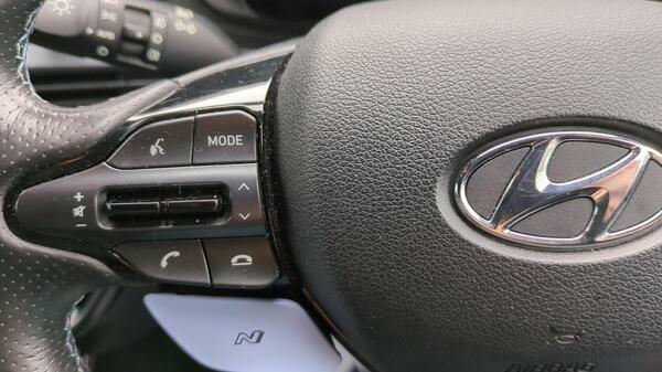 Hyundai I20 Hatchback White #19