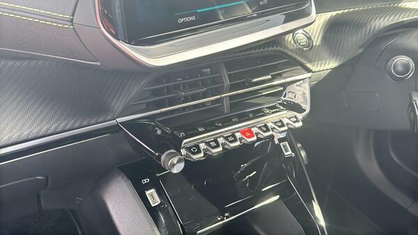 Peugeot e-2008 Gt Black #29