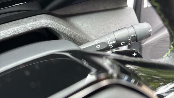 Peugeot 408 1.2 Hybrid 145 Gt Premium E-dsc6 Black #23