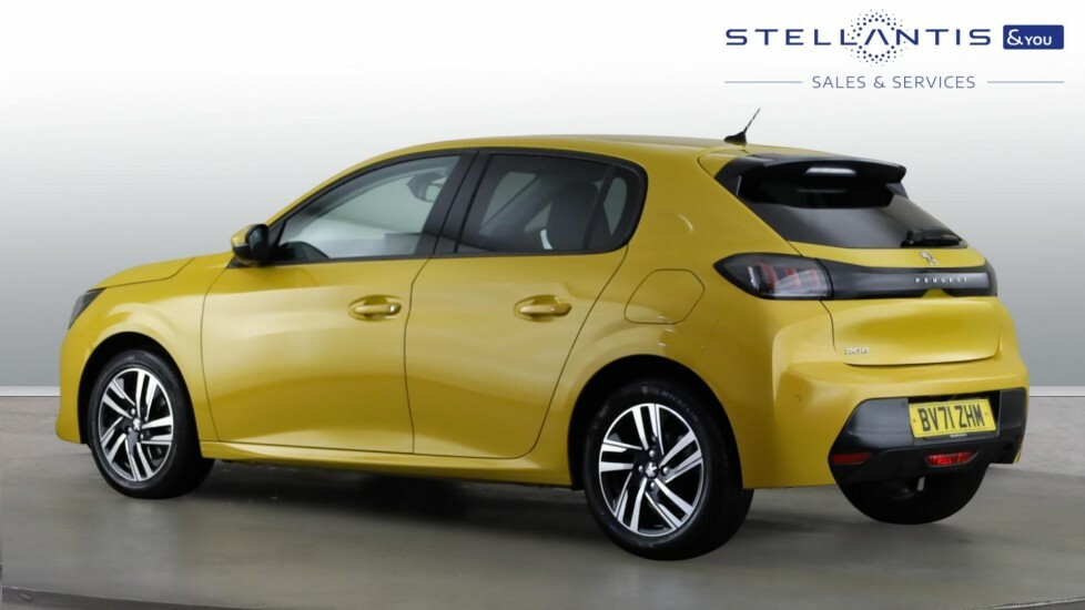 Peugeot 208 1.2 Puretech Allure Premium Hatchback M BV71ZHM Yellow #3