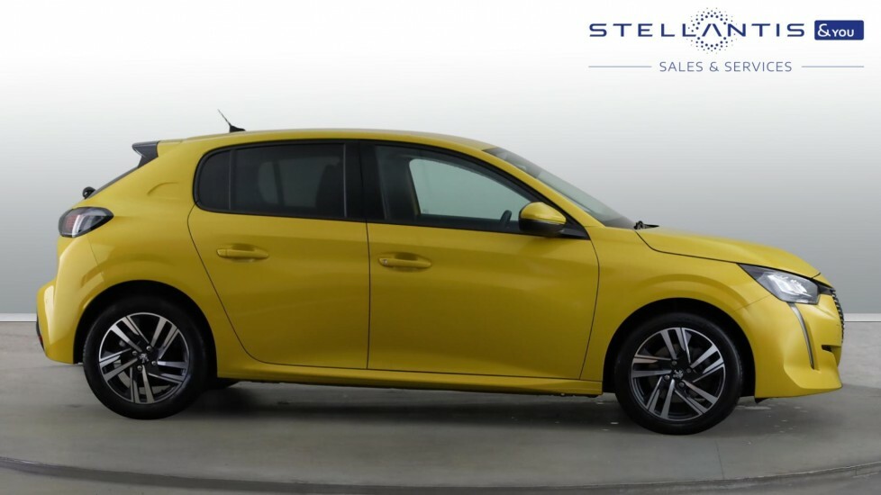 Peugeot 208 1.2 Puretech Allure Premium Hatchback M BV71ZHM Yellow #4