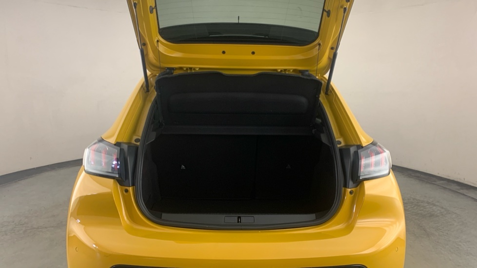 Peugeot 208 1.2 Puretech Allure Premium Hatchback M BV71ZHM Yellow #5