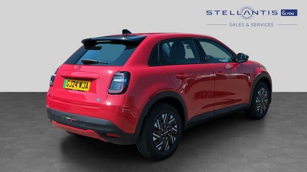 Fiat 600e 54Kwh Red Suv 156 Ps #3