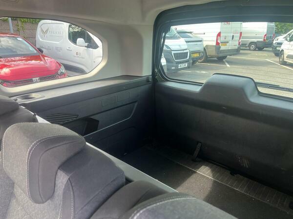 Vauxhall Combo-e Life 52Kwh Ultimate XL Mpv 7.4Kw Cha  #6
