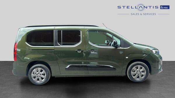Vauxhall Combo-e Life 52Kwh Ultimate XL Mpv 7.4Kw Cha  #2