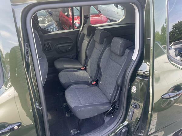 Vauxhall Combo-e Life 52Kwh Ultimate XL Mpv 7.4Kw Cha  #5