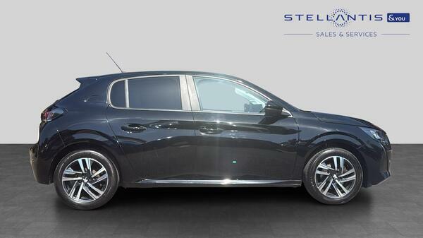 Peugeot 208 1.2 Puretech Active Premium Hatchback YR73JUH #2