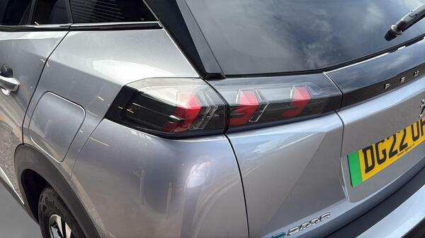 Peugeot e-2008 50Kwh Gt Suv 7Kw Charger 136 #5