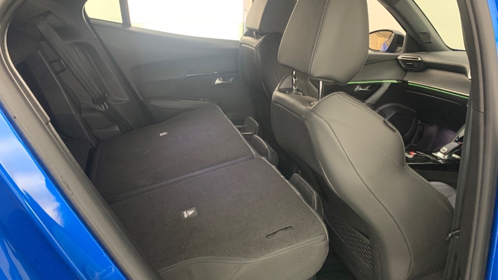 Peugeot 2008 1.2 Puretech Active Premium White #50