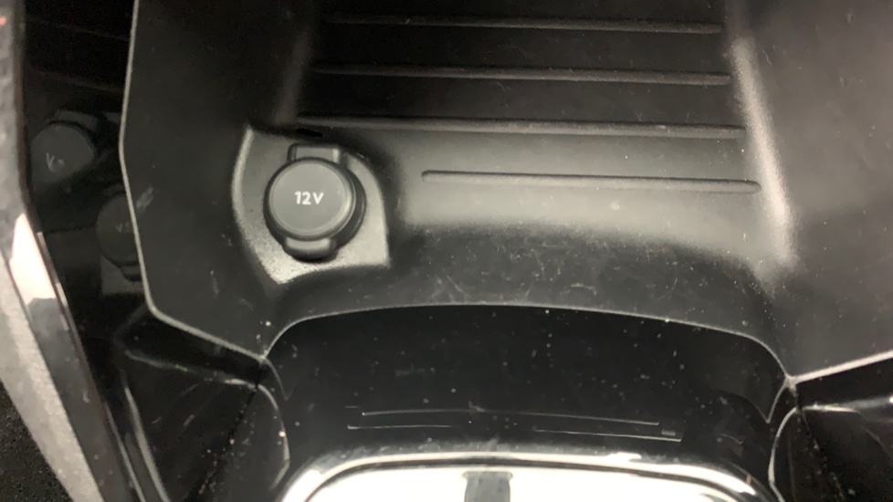 Peugeot 2008 1.2 Puretech Active Premium White #26