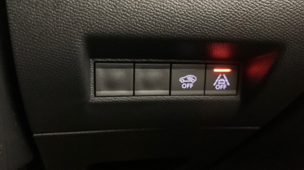Peugeot 2008 1.2 Puretech Active Premium White #22