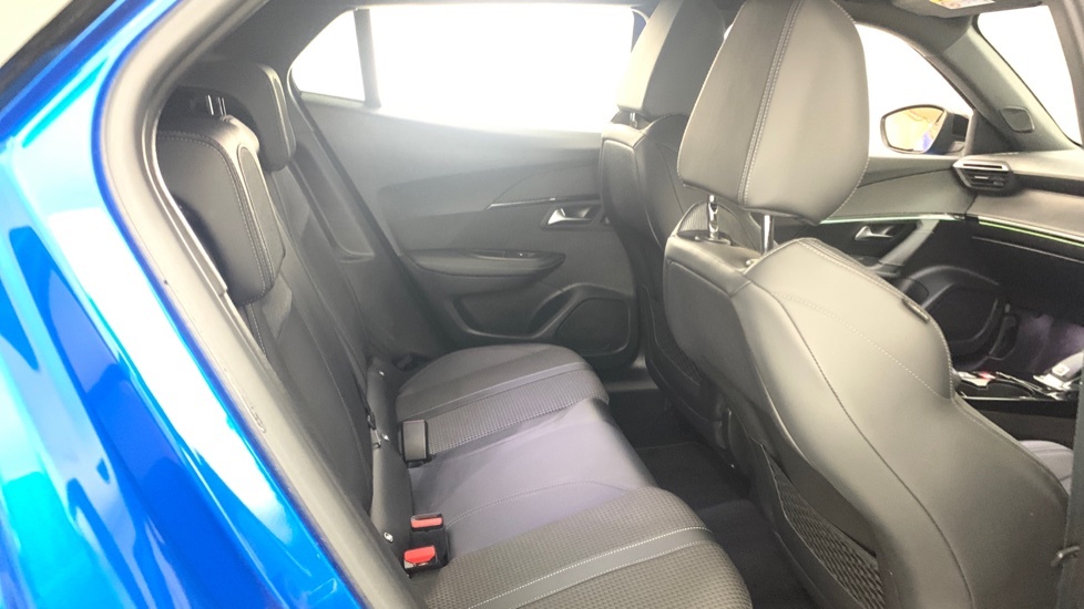 Peugeot 2008 1.2 Puretech Active Premium White #51