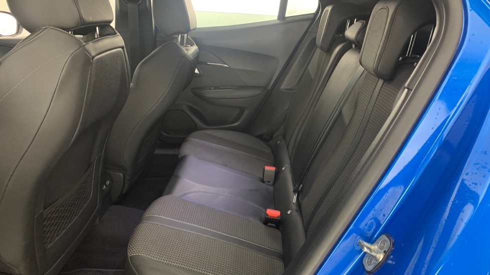 Peugeot 2008 1.2 Puretech Active Premium White #48