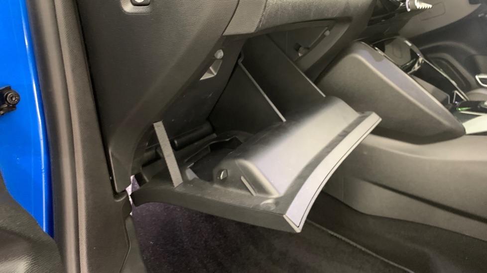 Peugeot 2008 1.2 Puretech Active Premium White #42