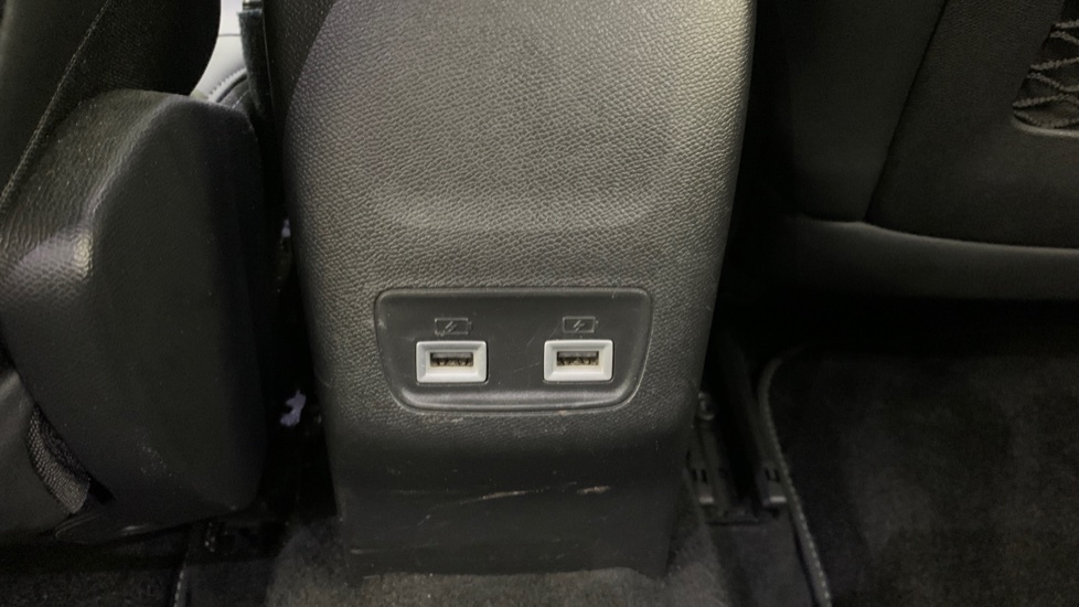 Peugeot 2008 1.2 Puretech Active Premium White #28