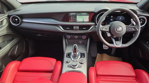 Alfa Romeo Stelvio 2.0T Veloce Awd Euro 6 Ss Red #33
