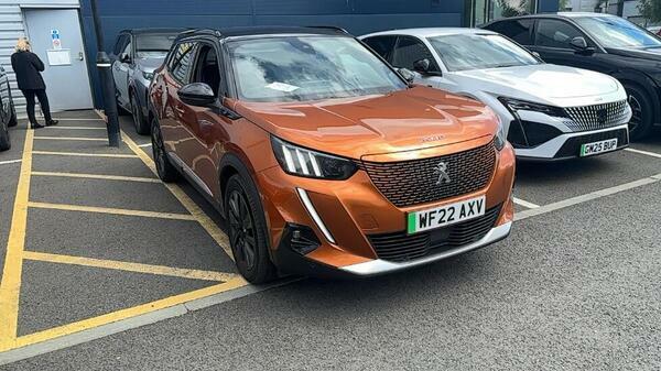 Peugeot e-2008 50Kwh Gt Premium Suv 136 Ps 