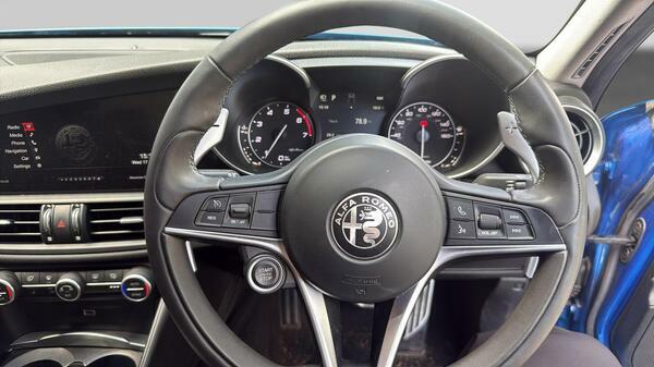 Alfa Romeo Giulia 2.0 Tb Veloce 277 Bhp Black #16