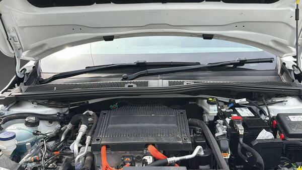 Vauxhall Corsa-e 50Kwh Elite Premium Hatchback 1 White #47