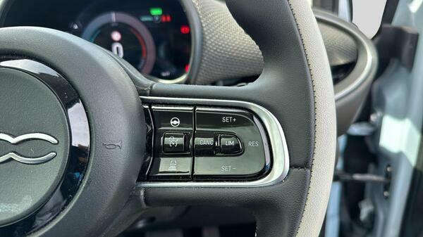 Fiat 500E 42Kwh La Prima Blue #21