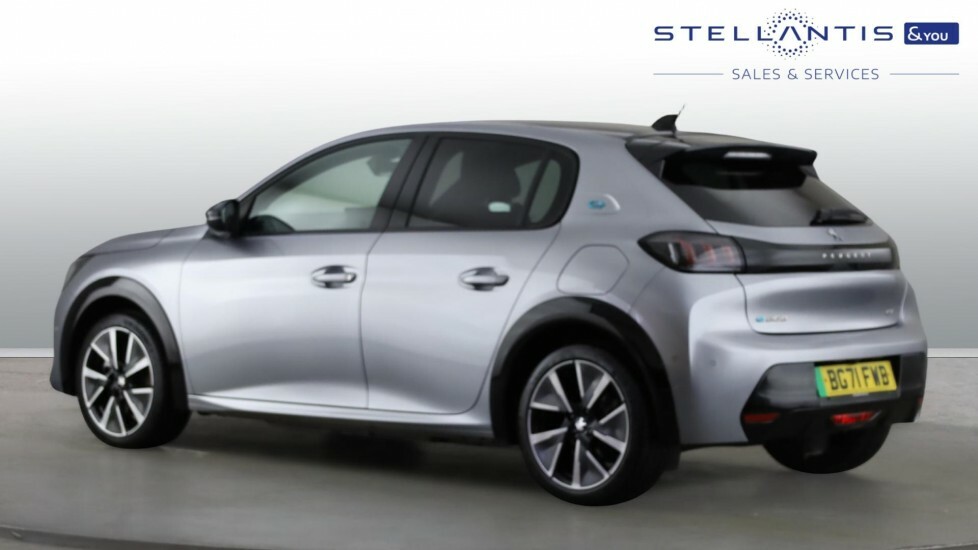Peugeot e-208 50Kwh Gt Hatchback 136 Ps  #3
