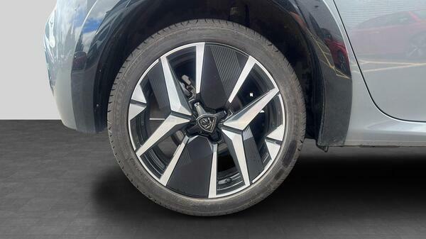 Peugeot 208 1.2 Puretech Active Black #11