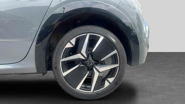 Peugeot 208 1.2 Puretech Active Black #13