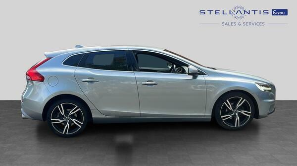 Volvo V40 2.0 D2 R-design Nav Plus Hatchback Manu 