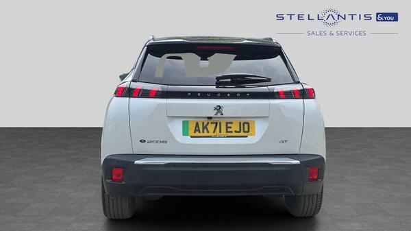 Peugeot e-2008 50Kwh Gt Premium Suv 136 Ps #4