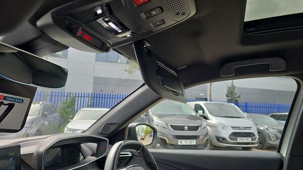 Peugeot e-2008 100Kw Gt Premium 50Kwh White #33