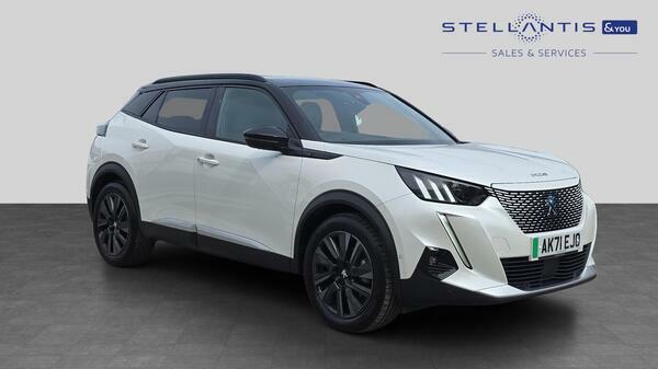 Peugeot e-2008 50Kwh Gt Premium Suv 136 Ps