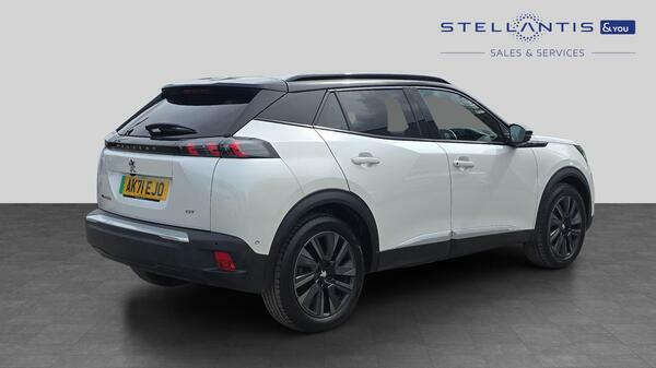 Peugeot e-2008 50Kwh Gt Premium Suv 136 Ps #3