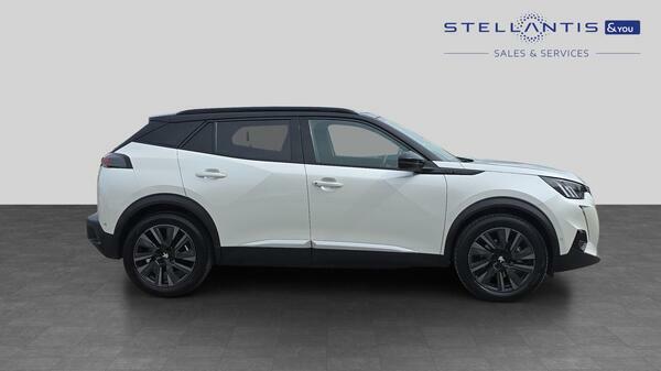 Peugeot e-2008 50Kwh Gt Premium Suv 136 Ps #2