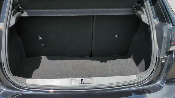 Peugeot 208 Allure White #43