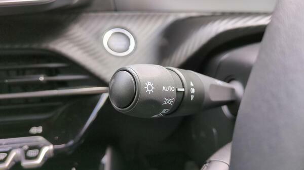 Peugeot 208 Allure White #23