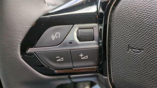Peugeot 208 Allure White #20