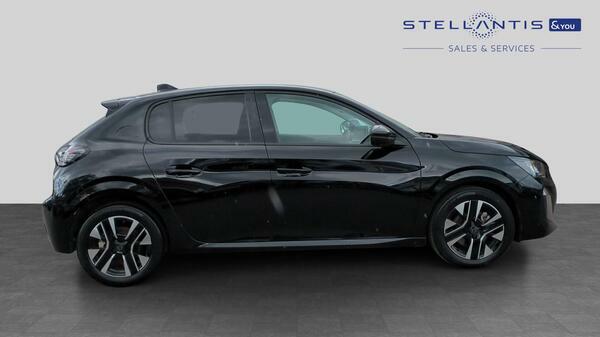 Peugeot 208 Allure White #2
