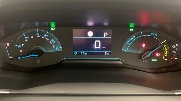 Peugeot e-208 100Kw E-style 50Kwh Yellow #36
