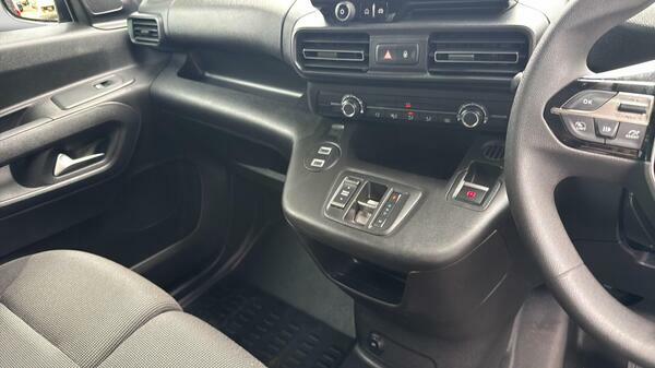 Peugeot Partner 1.5 Bluehdi 1000 Professional Standard Panel Van E  #29