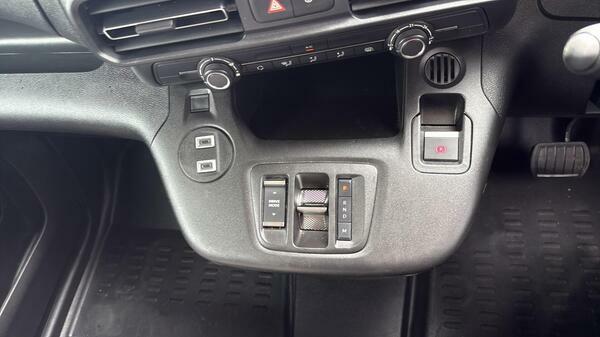 Peugeot Partner 1.5 Bluehdi 1000 Professional Standard Panel Van E  #26