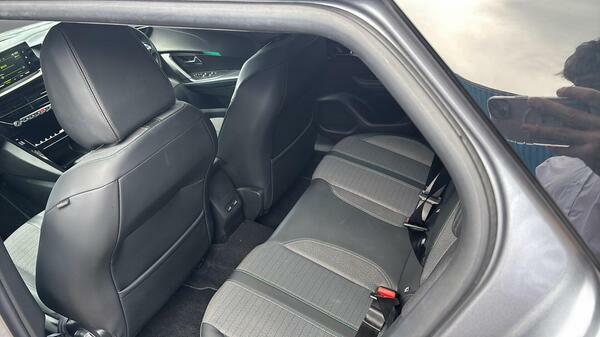 Peugeot 2008 2008 Gt Puretech Ss Blue #39