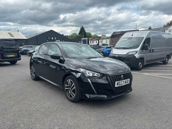 Peugeot 208 1.2 Puretech Active Premium Yellow #1
